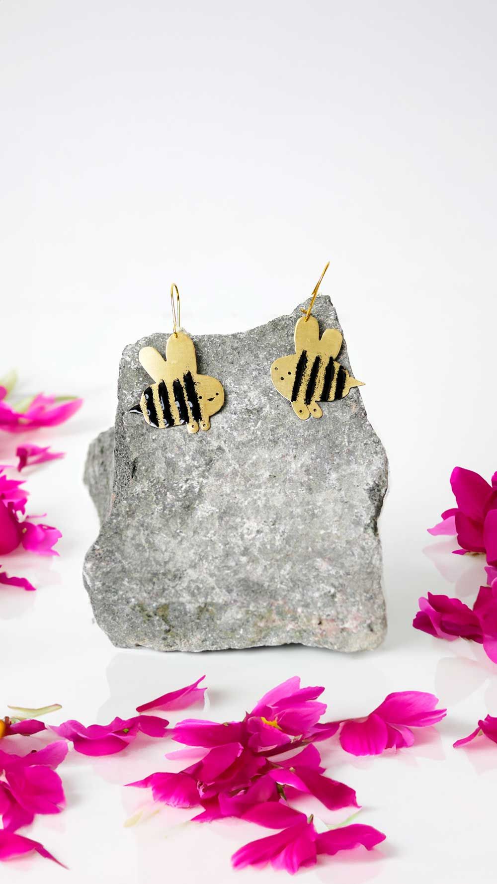 Bidrottning med bröst -