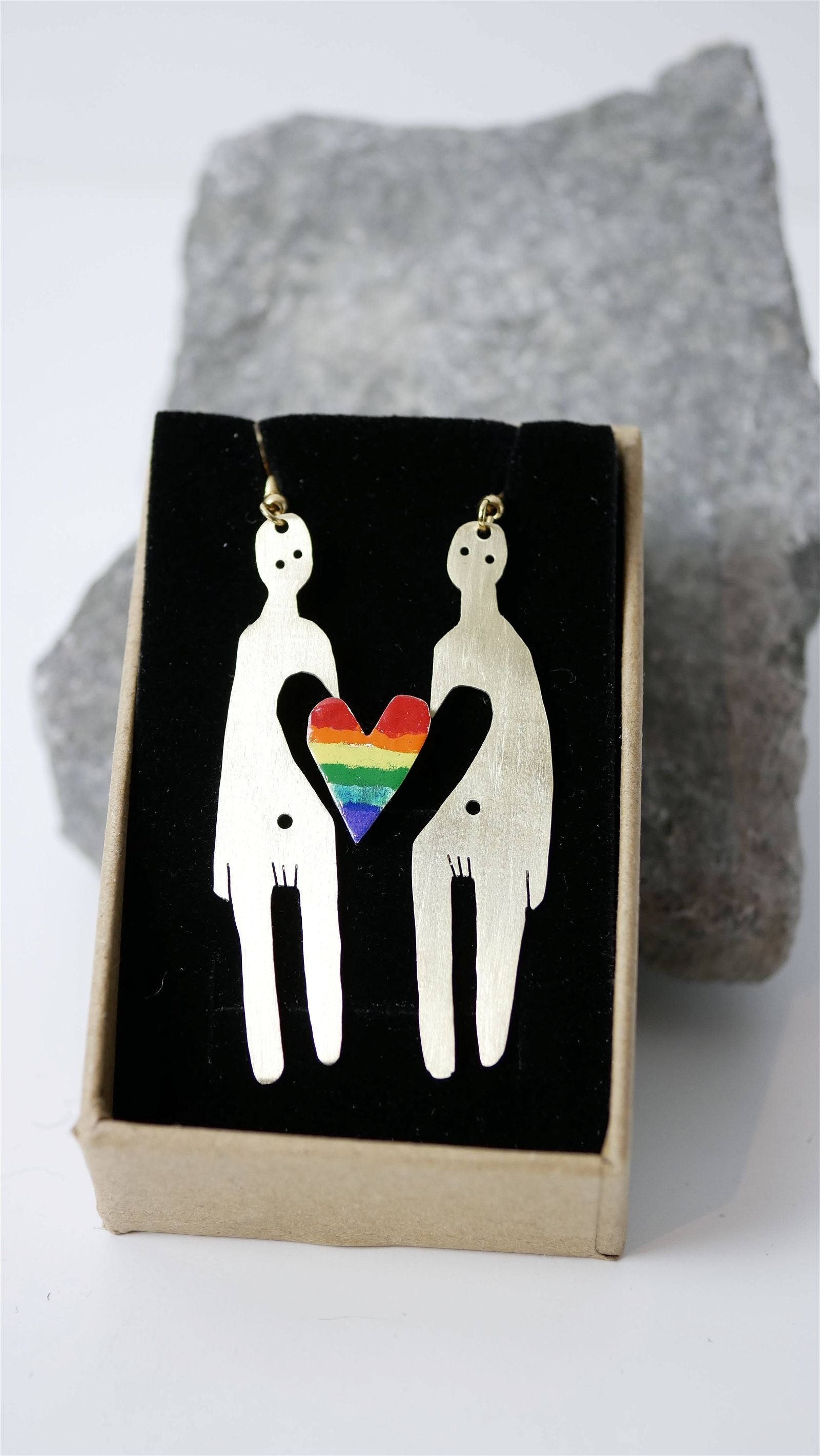Delad regnbågskärlek | Örhänge och pin -