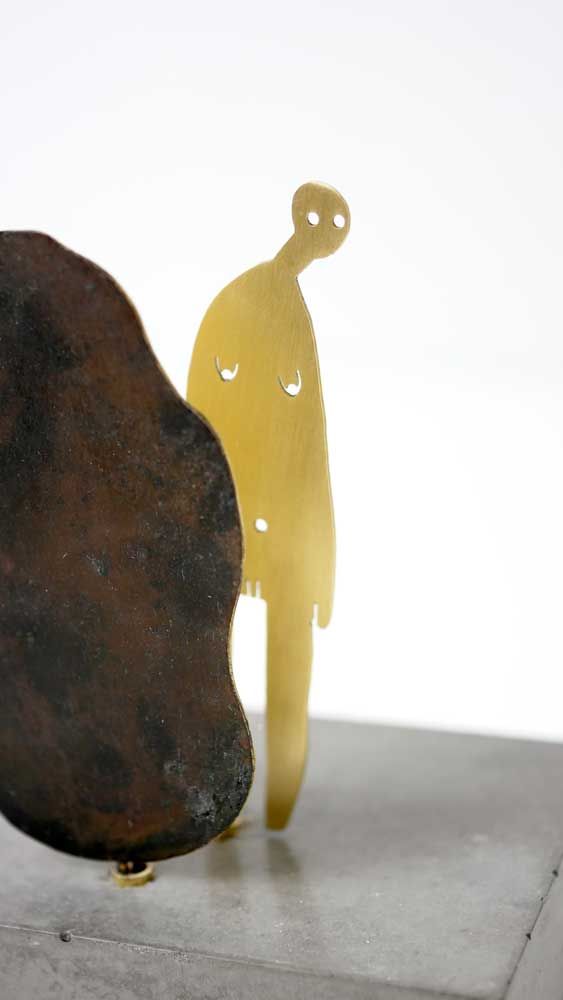 Kikar fram bakom ångesten -