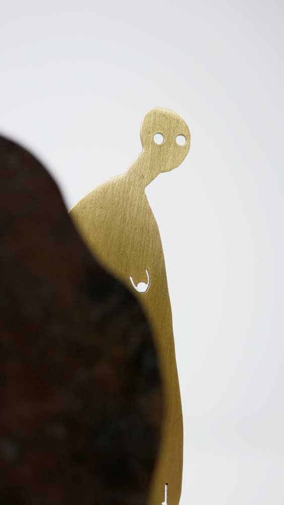 Kikar fram bakom ångesten -