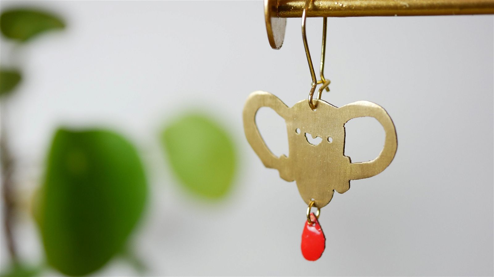 Livmoder med en droppe blod -