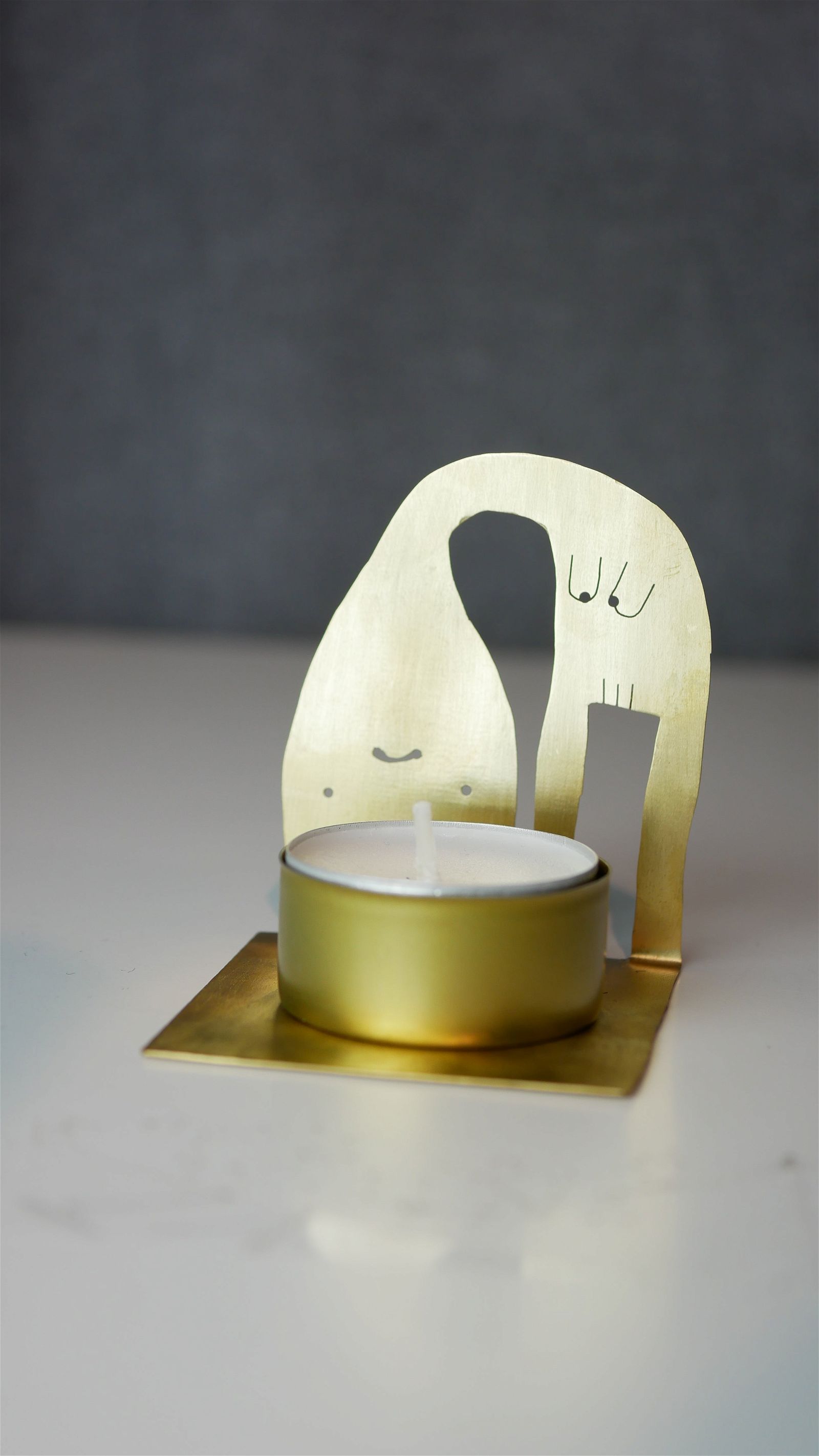 Tänker för mycket - Värmeljushållare i mässing -