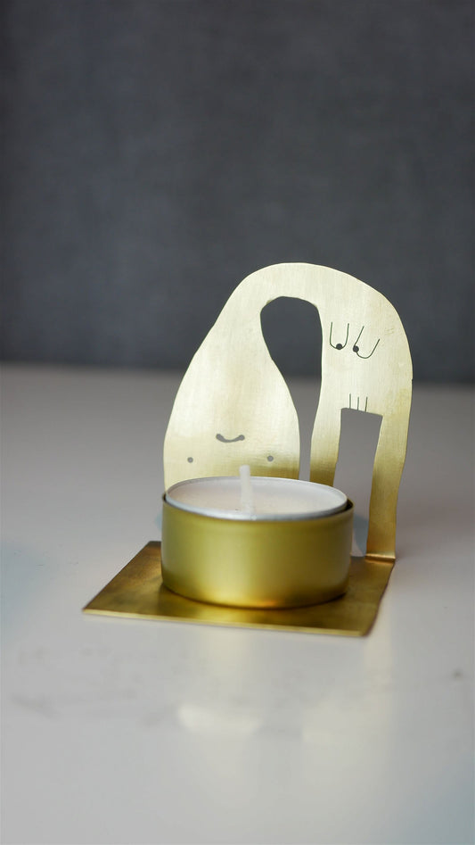 Tänker för mycket - Värmeljushållare i mässing -