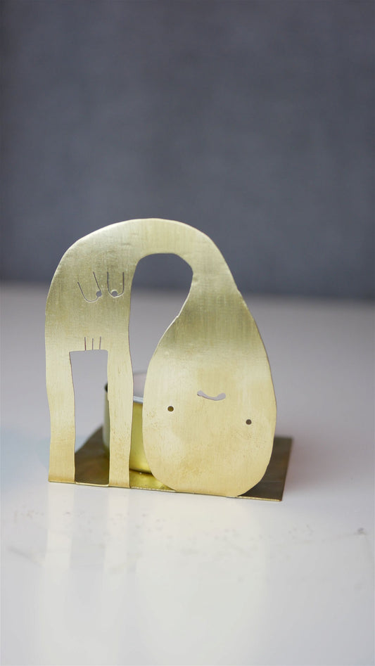 Tänker för mycket - Värmeljushållare i mässing -