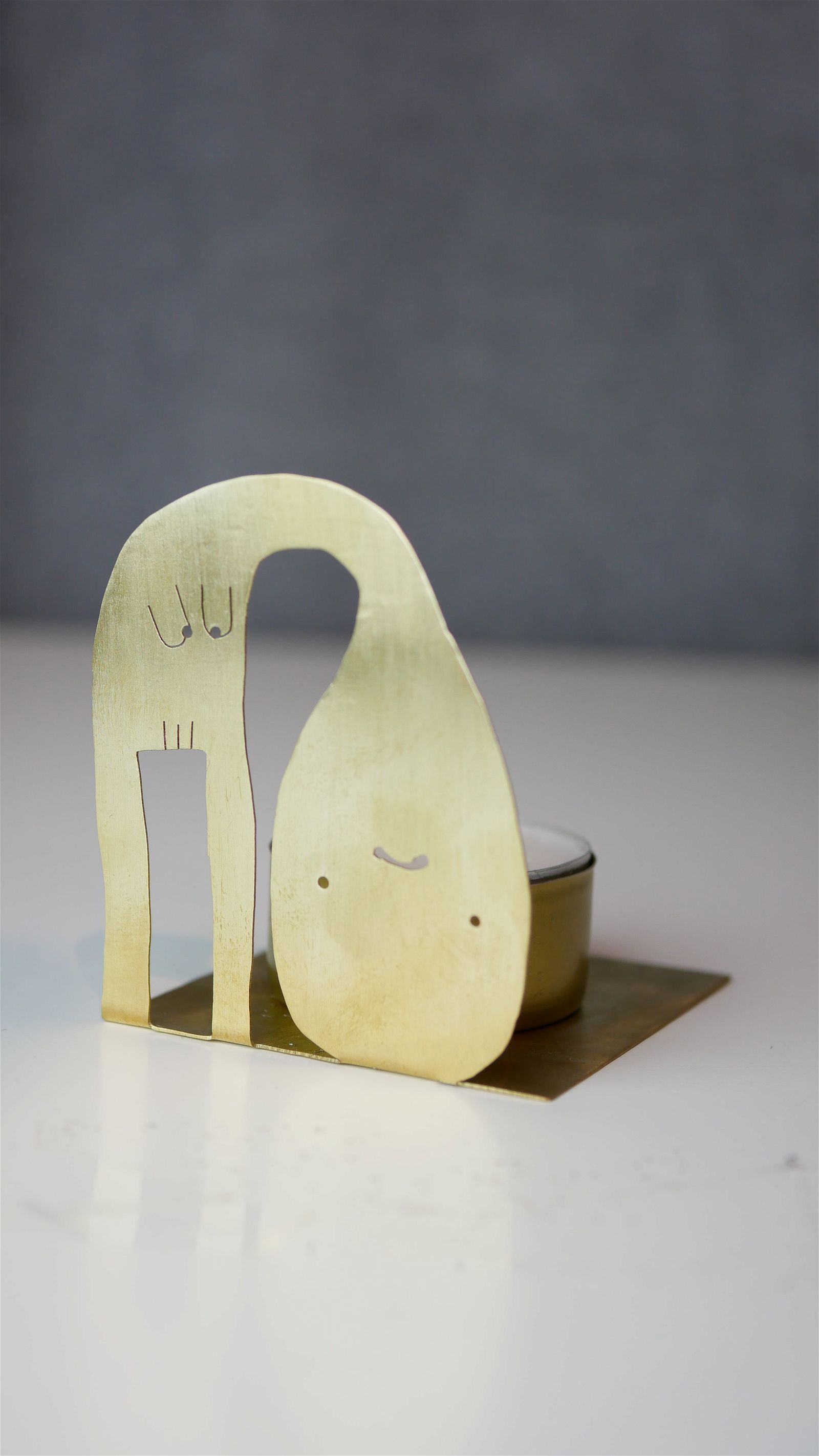 Tänker för mycket - Värmeljushållare i mässing -