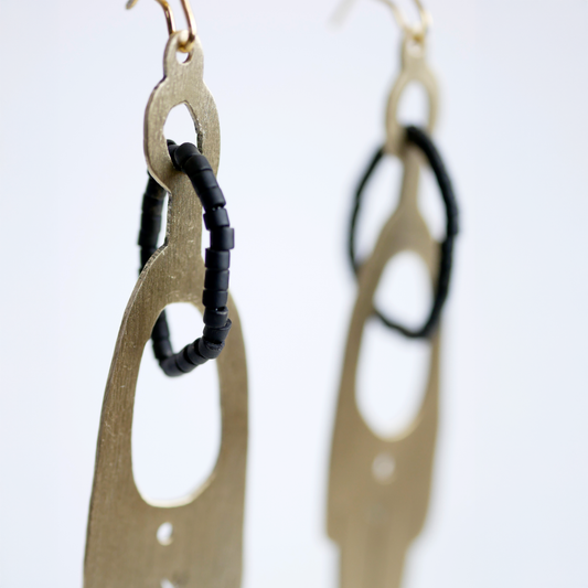 Cirkel av mörker | Örhänge