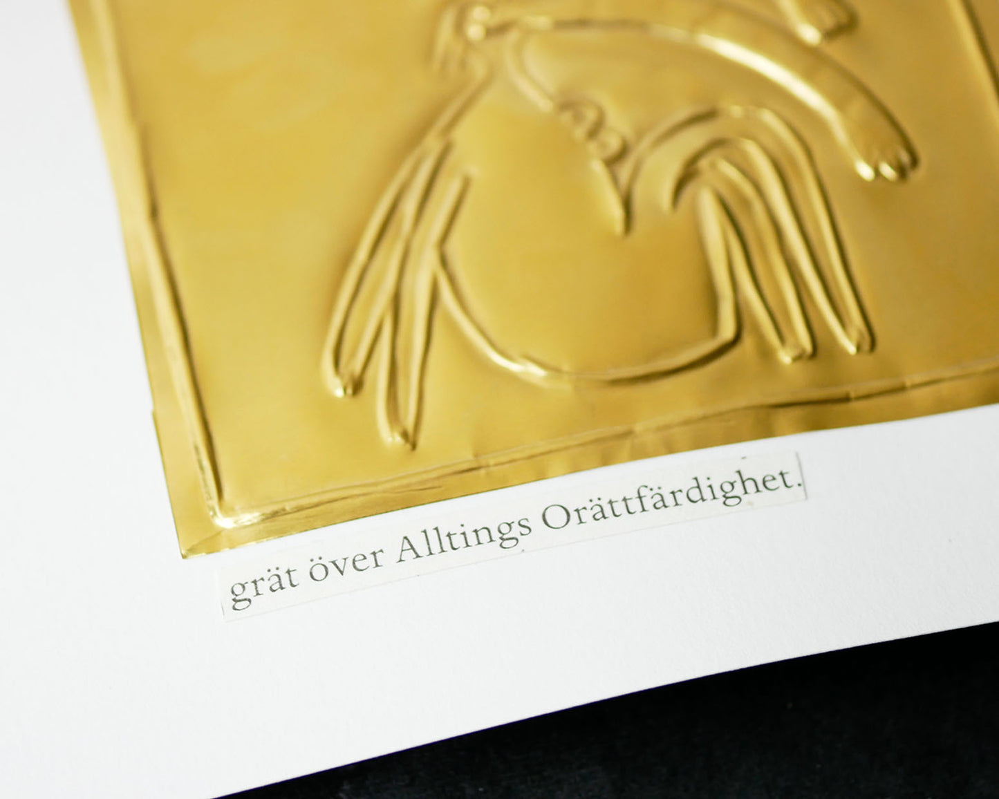 Alltings Orättfärdighet | Mässingsbild